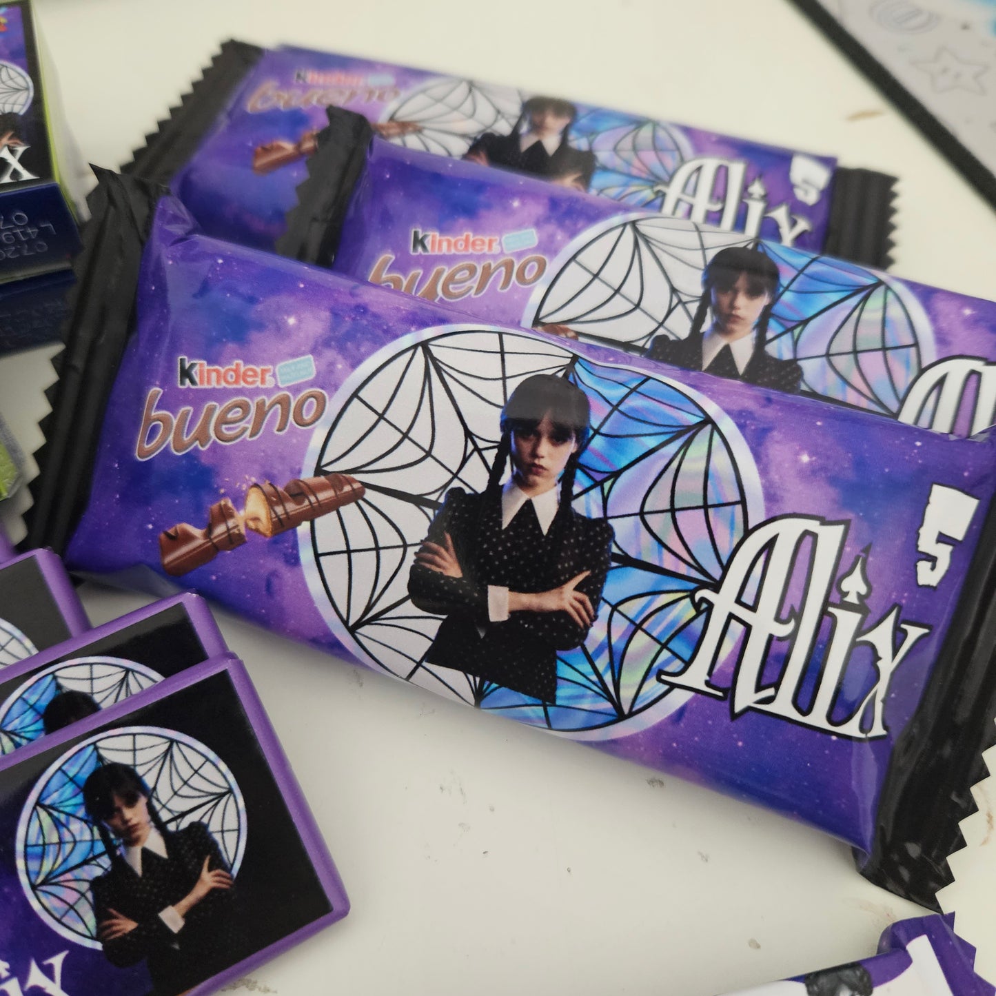 THEME MERCREDI ADAMS (WEDNESDAY)