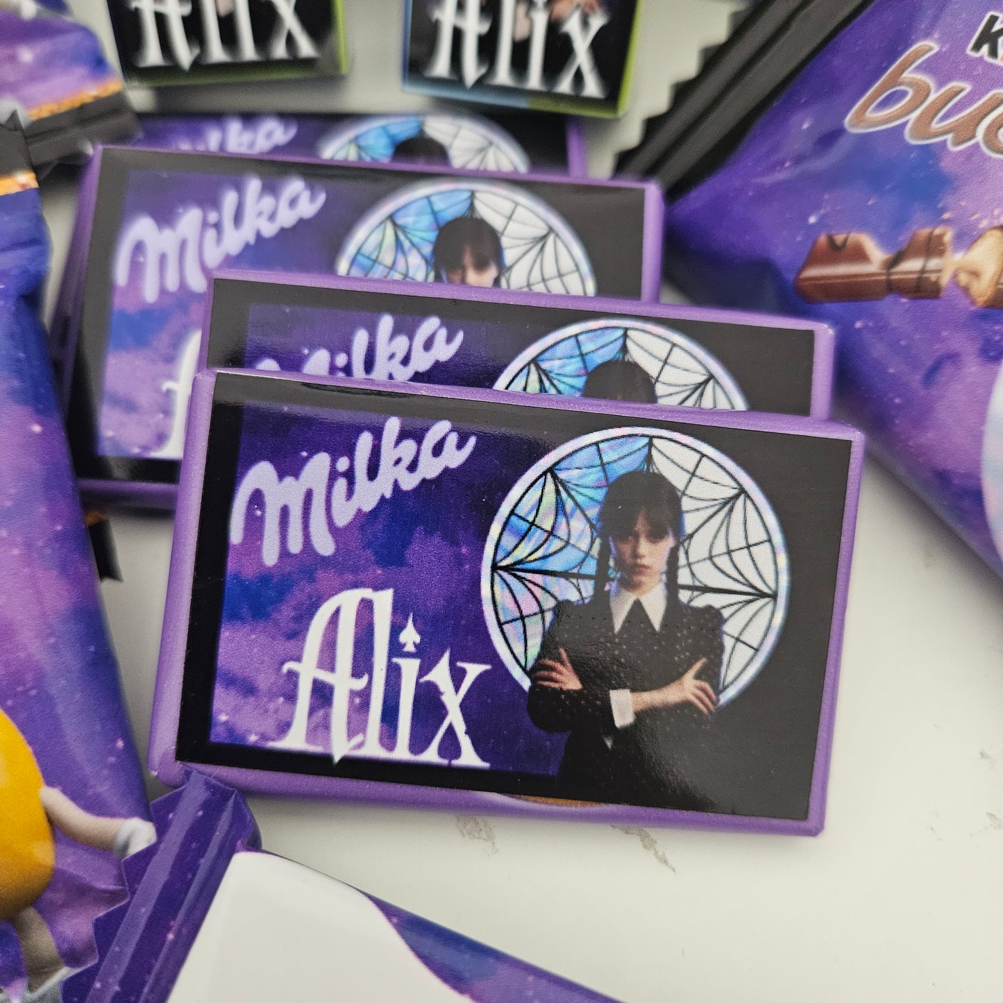 THEME MERCREDI ADAMS (WEDNESDAY)