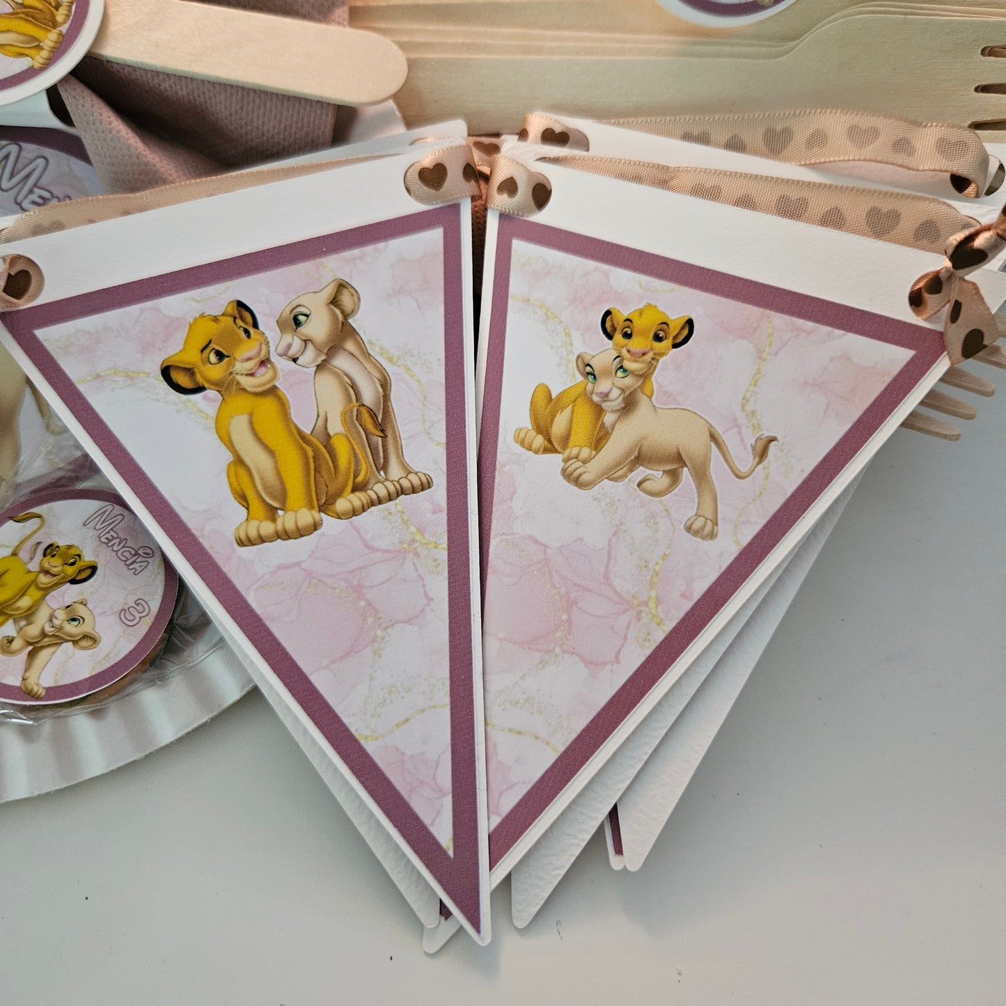 THEME ROI LION (SIMBA et NALA)
