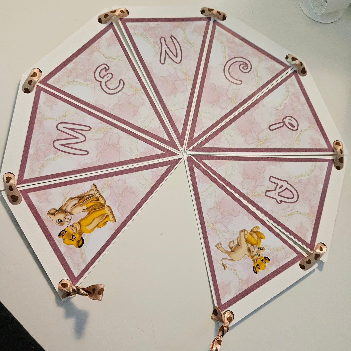 THEME ROI LION (SIMBA et NALA)